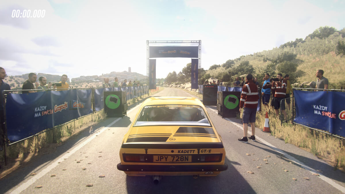 w DiRT Rally 2.0 pojawiały się nawet reklamy polskich wafelków Grześki