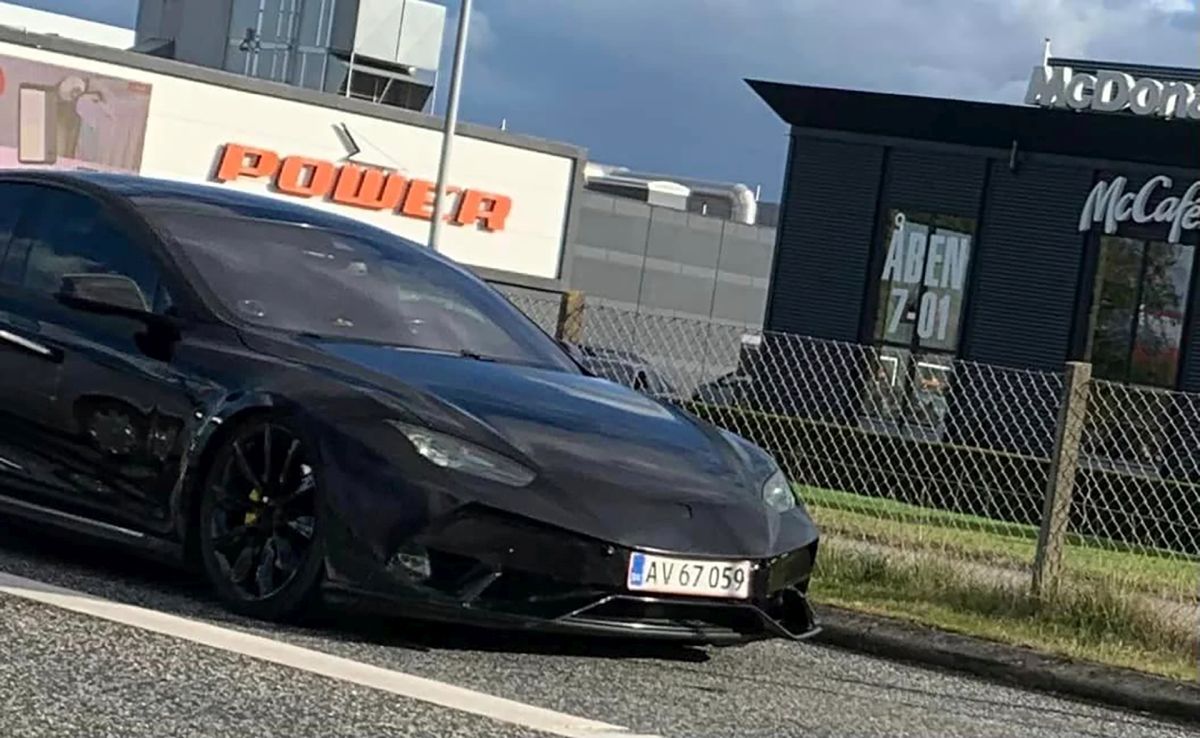 tesla model s lamborghini huracan