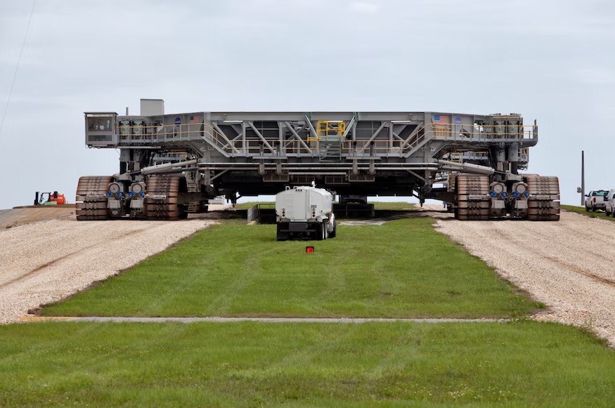 nasa crawler-transporter II