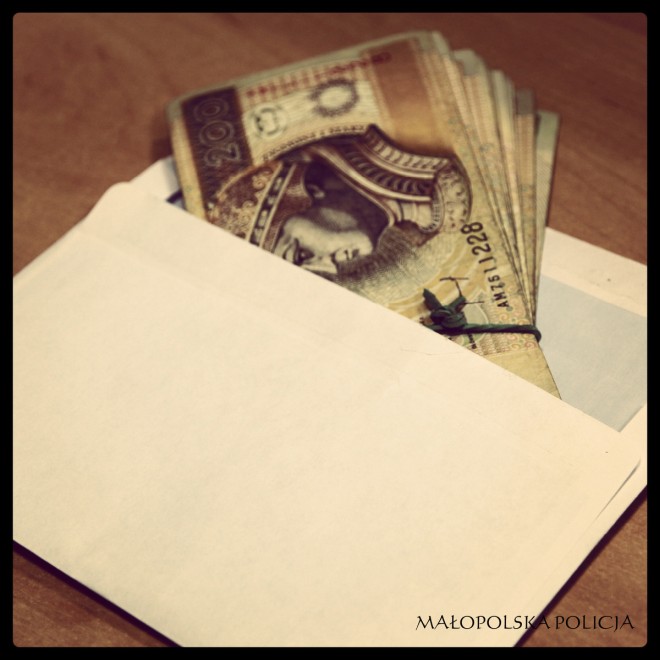 pieniadze w kopercie