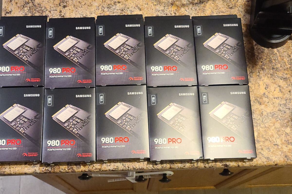 Pomyłka sklepu. Zamówił 1 flagowy SSD, dostał 10 sztuk wartych 5,5 tys. złotych