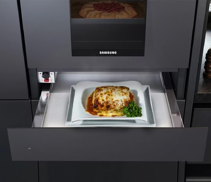 szuflada pod piekarnikiem