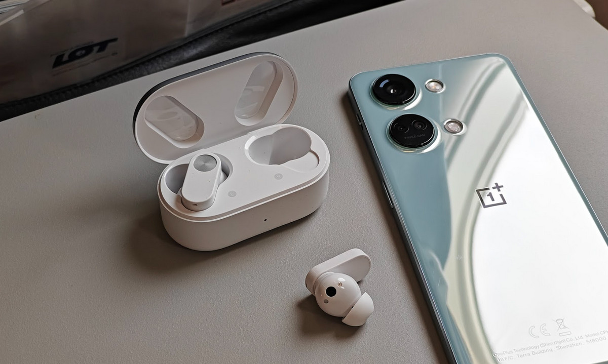 Słuchawki z ANC do samolotu