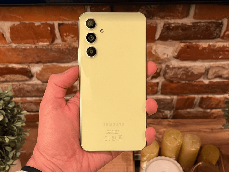 Samsung Galaxy A54 5G z tyłu