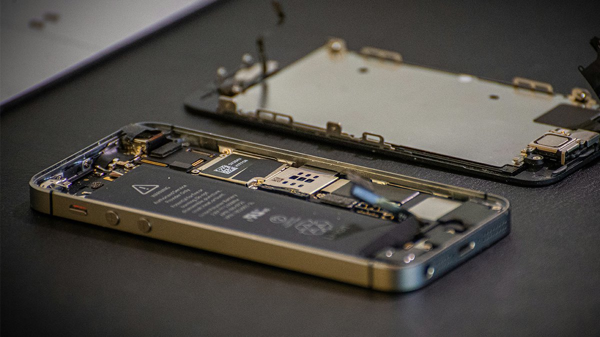 Unia zmusi producentów do stosowania wymienialnych baterii. Jest jeden haczyk