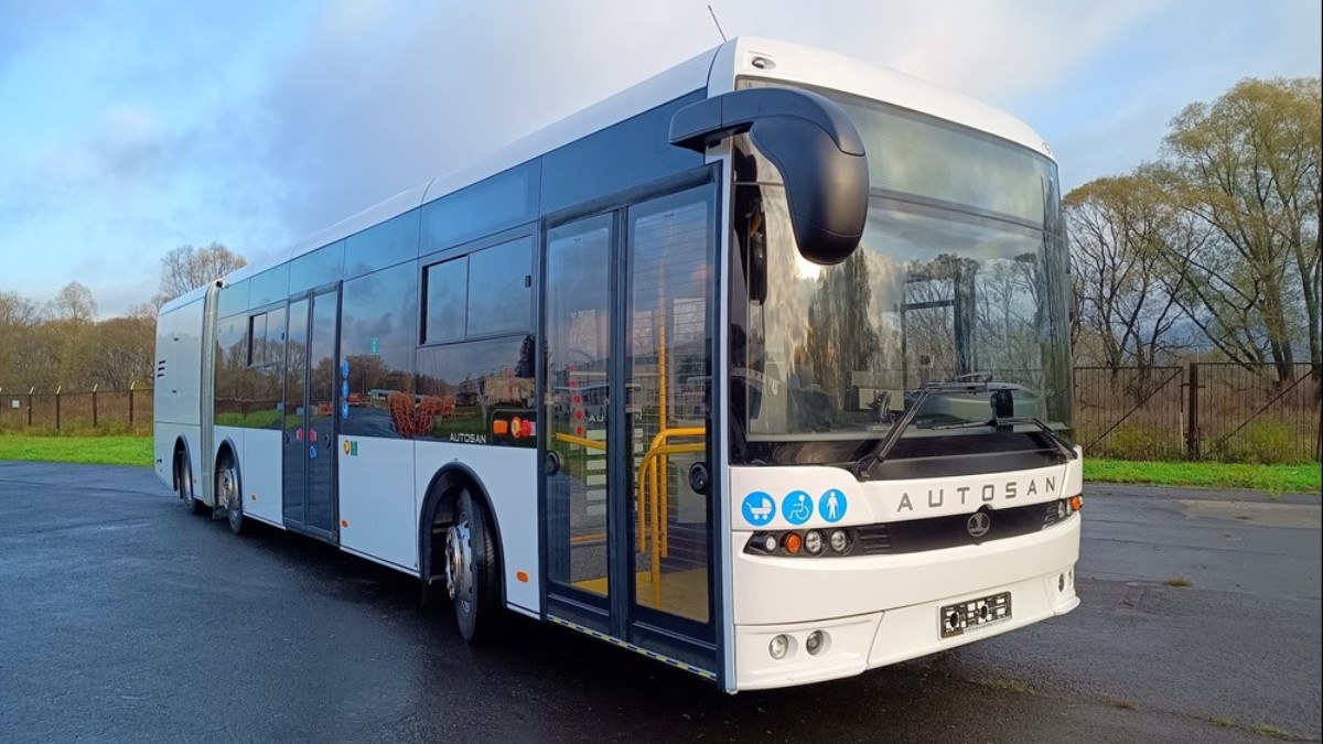 Polski Autosan pokazał autobus elektryczny z bateriami na 
