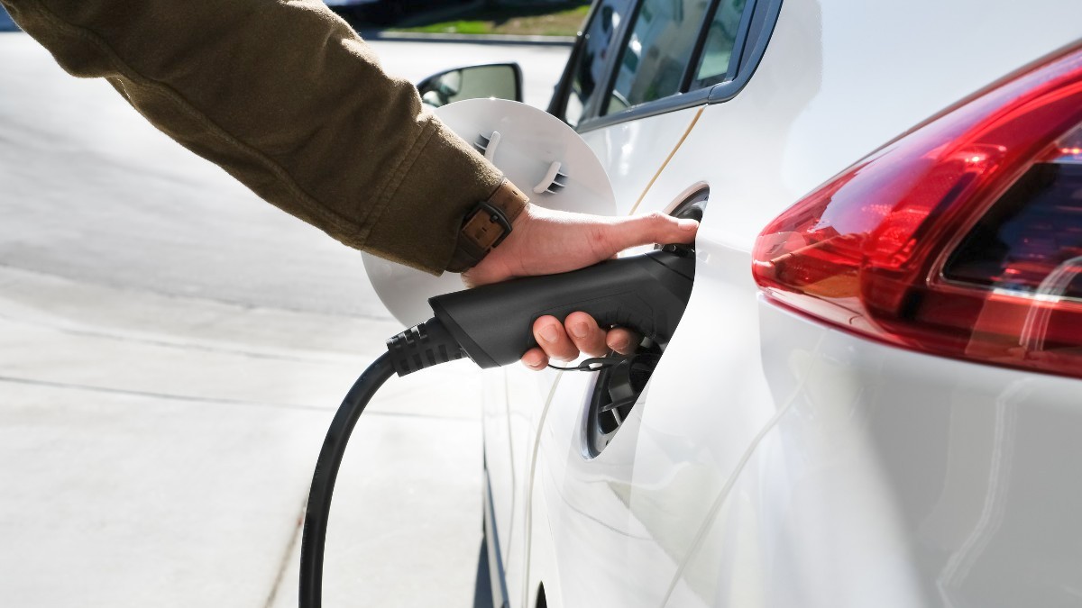 Hakerzy mogą przejąć publiczne ładowarki. Elektryki mają nowy problem