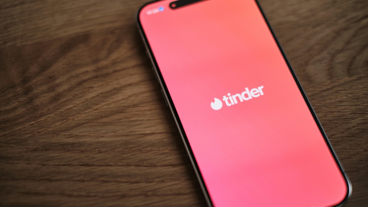 AI znajdzie Wam miłość. Tinder prześwietli telefon i zada pytania