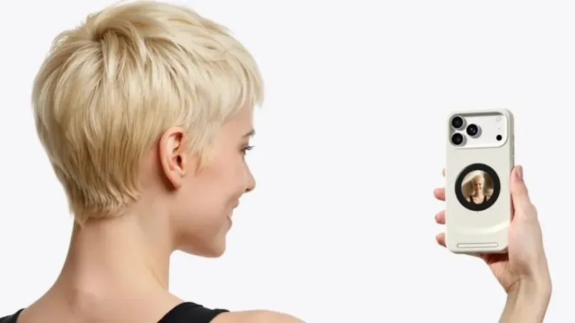 Case z ekranem do selfie i slotem kart SD? iPhone tego potrzebuje!