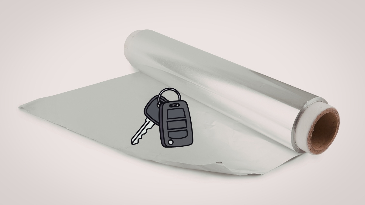 Kierowcy owijają kluczyki folią aluminiową. Powód zaskakuje