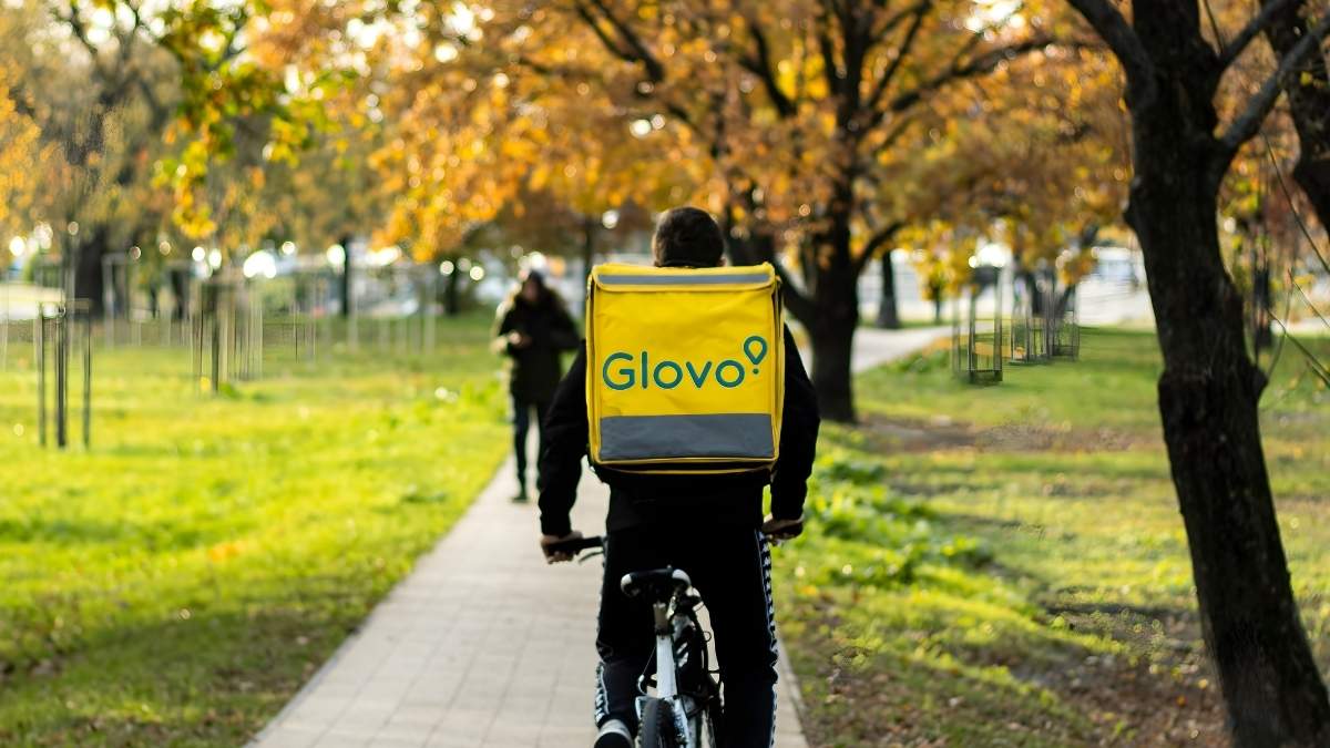MediaMarkt i Glovo łączą siły. Dostawa elektroniki z każdego sklepu