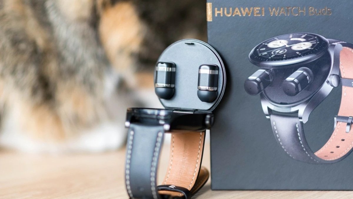 Huawei znów zadziwia. Ten smartwatch to też etui na słuchawki