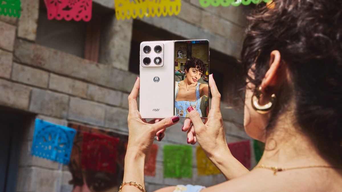 Motorola Razr Fold w Polsce zabija ceną. Na start bilet na mundial 2026 gratis