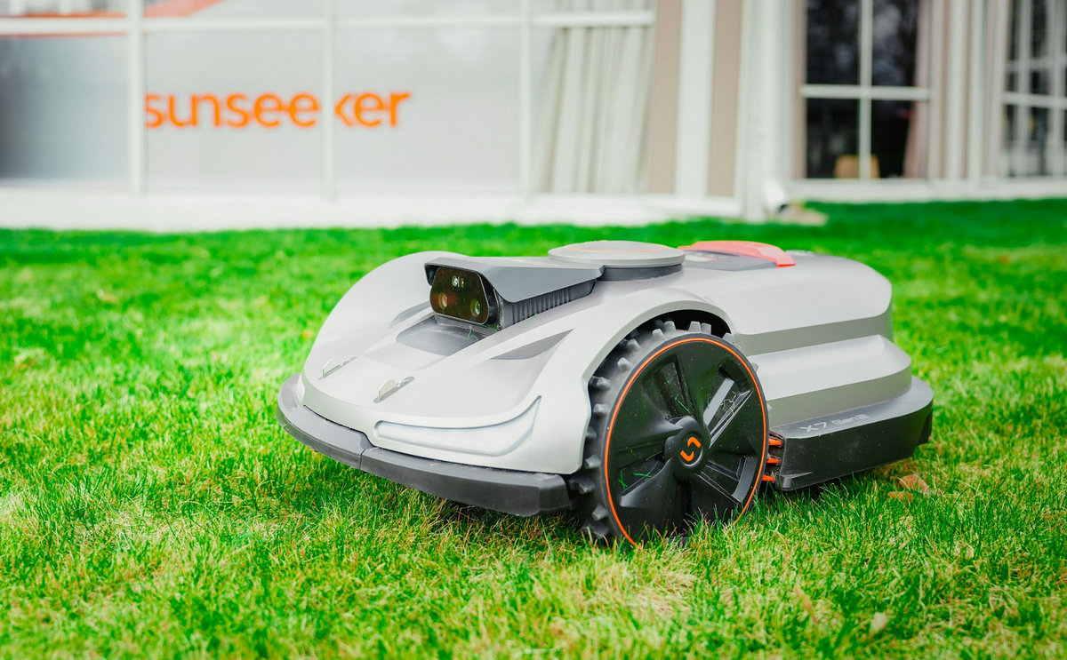 Wyrzuć kable i zapomnij o antenach. Sunseeker pokazał kosiarki z noktowizorem i AI