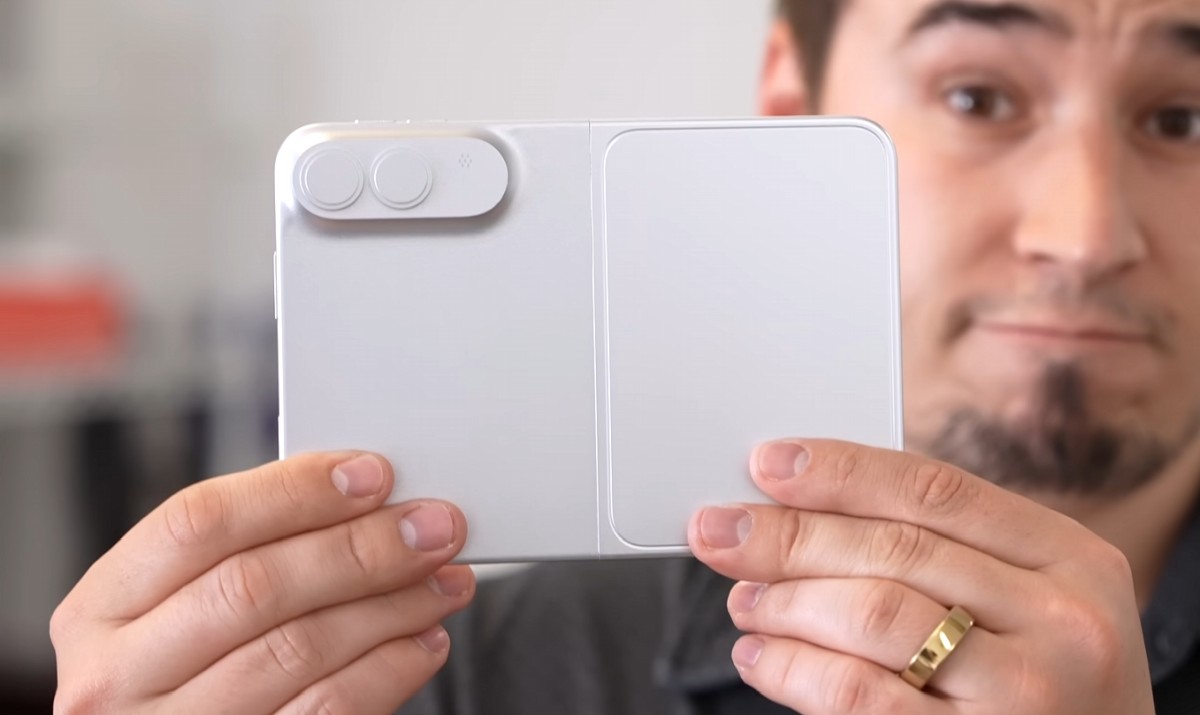 Tak wygląda składany iPhone. Jedna rzecz zaskakuje