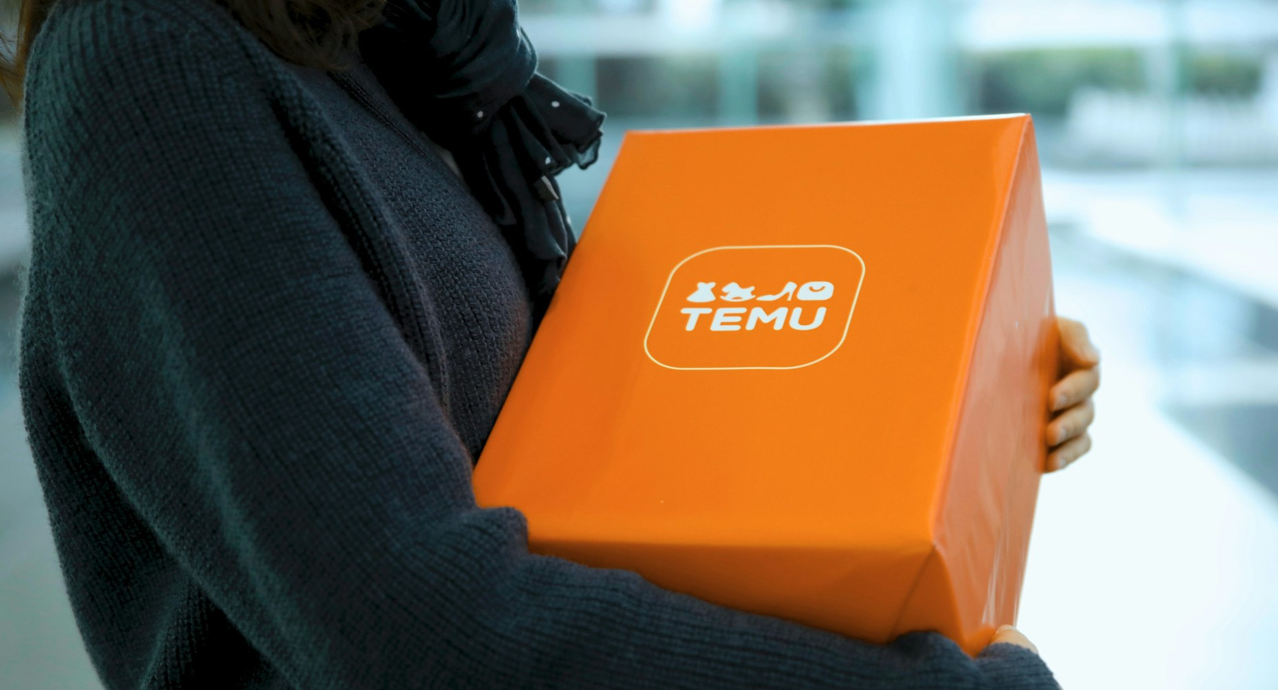 Shein i Temu już omijają unijne cło. Tanie paczki są jeszcze tańsze