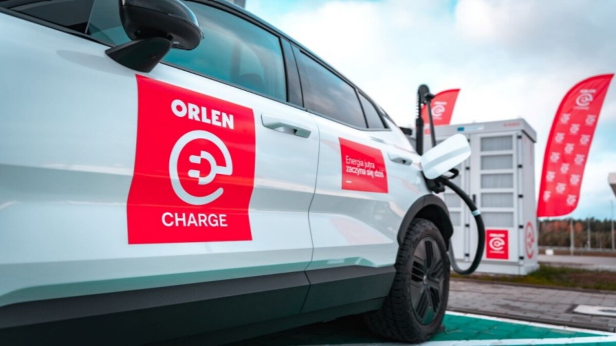 Orlen ścina ceny na wakacje. Tyle zaoszczędzisz na ładowaniu elektryka