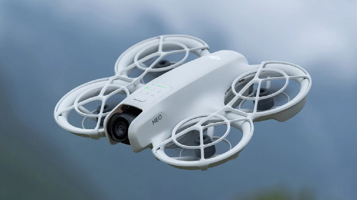 DJI Neo Fly More Combo z trzema bateriami za 899 zł. Sprawdzony dron 4K w promocji