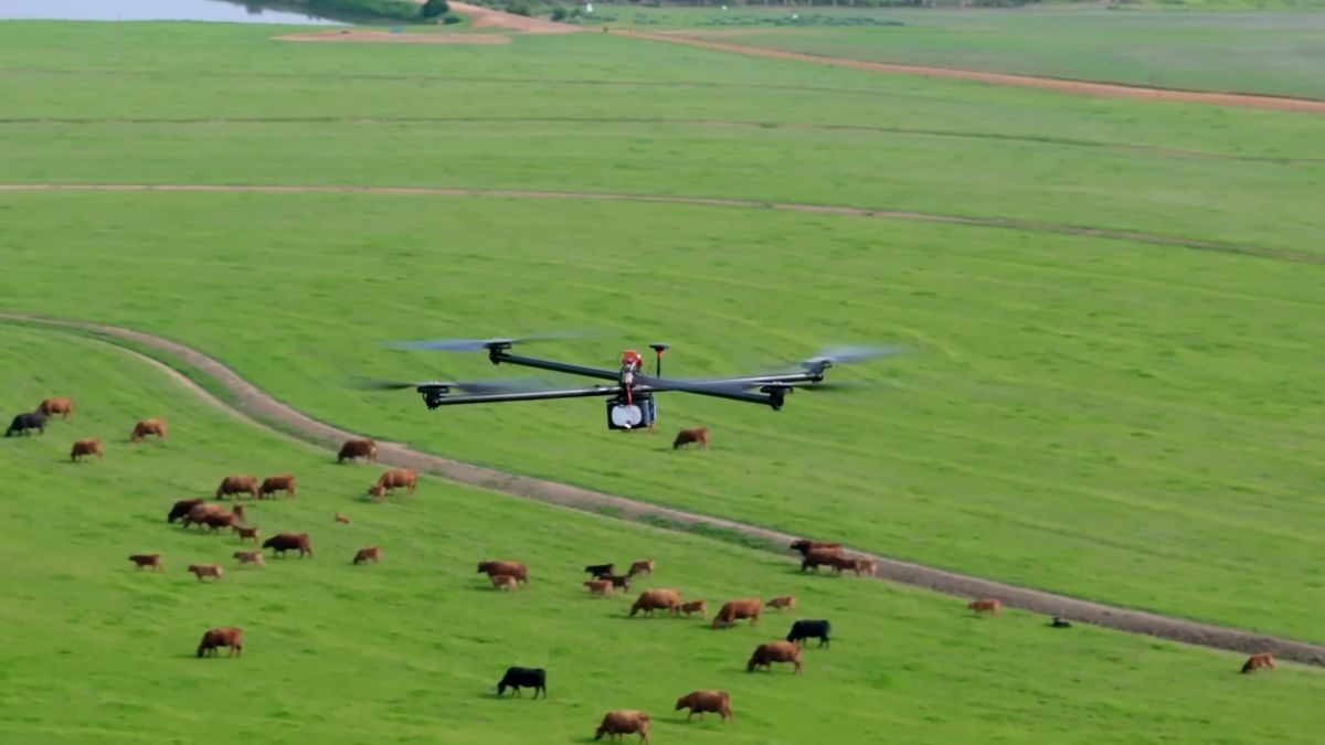Ten dron spędził w powietrzu ponad 4 godziny. YouTuber pobił niesamowity rekord