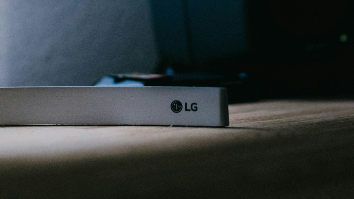 LG usuwa reklamy McAfee. Pojawiały się po podłączeniu monitora