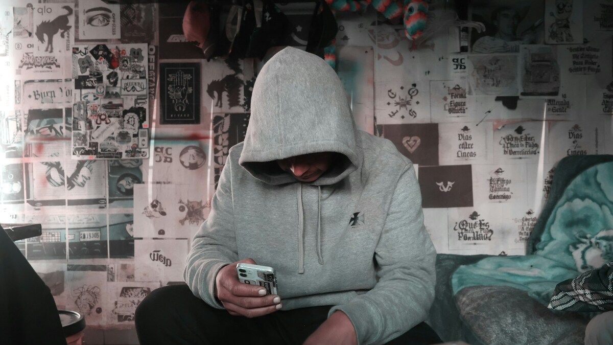 Ponad 260 osób z gigantycznymi rachunkami za telefon. CBZC zatrzymało 17-latka