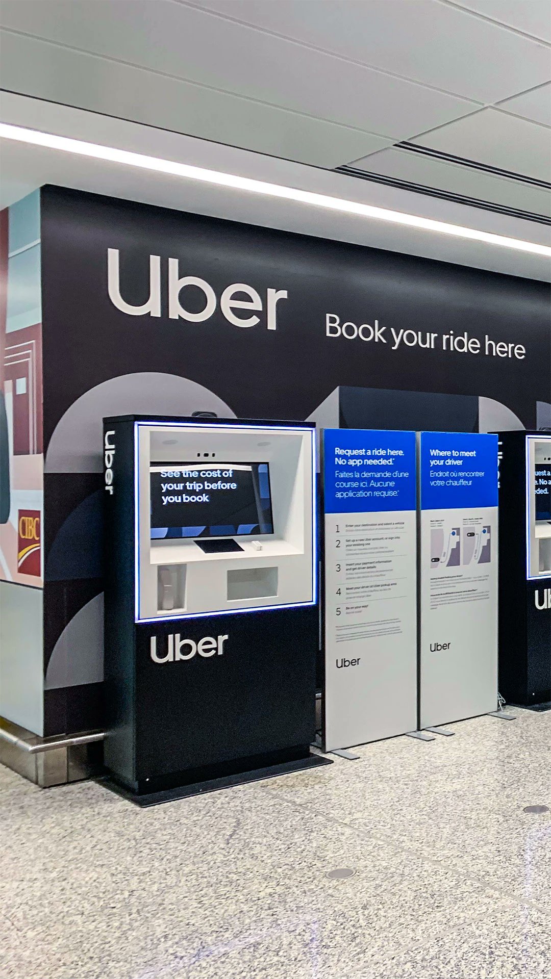 Taksówka z automatu na Lotnisku Chopina. Uber stawia na biletomaty zamiast aplikacji