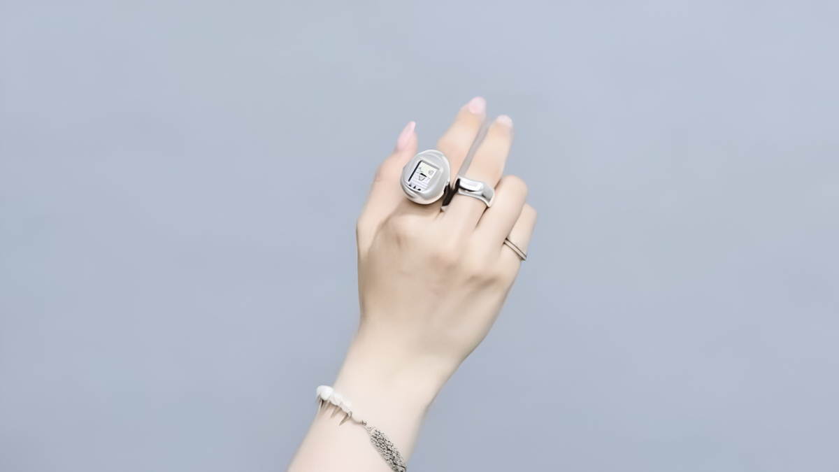 Kultowy gadżet lat 90. skurczył się o połowę. Oto Tamagotchi Ring