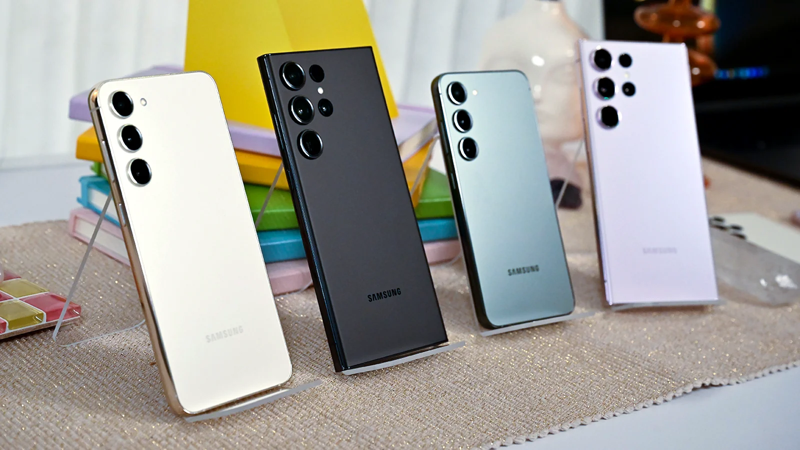 Samsung się wygadał. Te telefony i tablety dostaną Androida 17