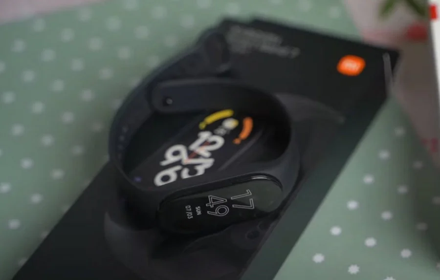 Tryb Always On Display w Xiaomi Smart Band 7