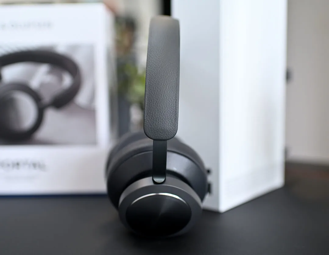 Bang Olufsen Beoplay Portal 06