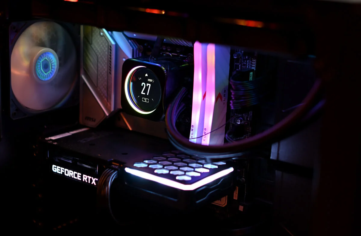 Corsair iCUE H150i 01