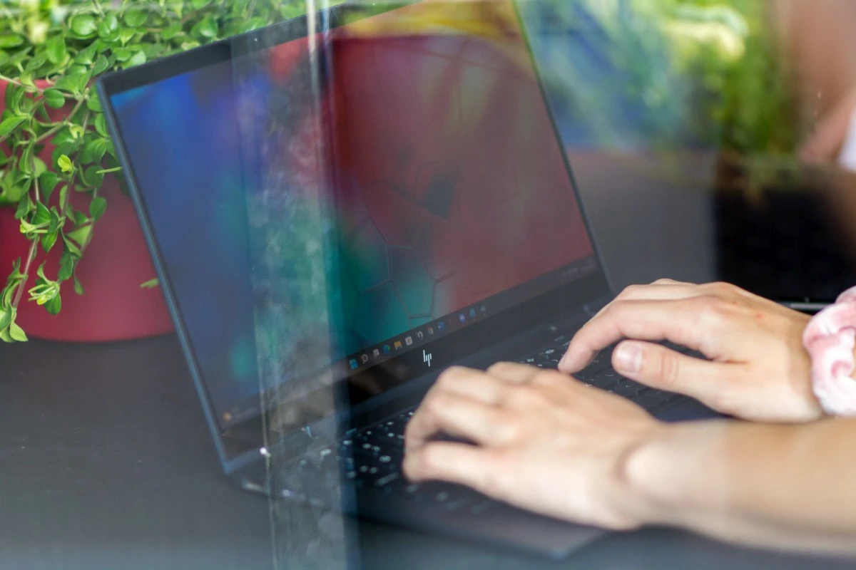 HP Elite Dragonfly G2 4