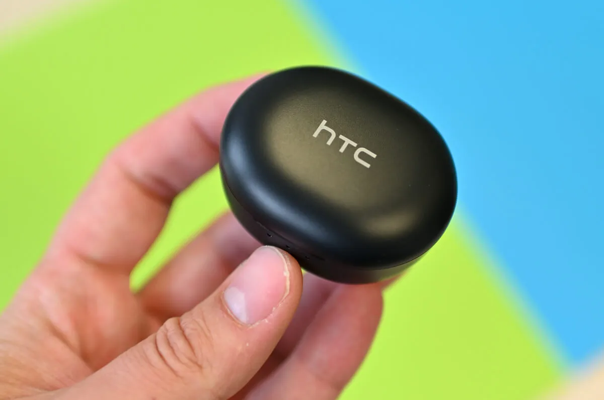HTC True Wireless Earbuds Plus 01