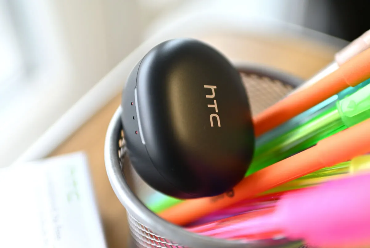 HTC True Wireless Earbuds Plus 03