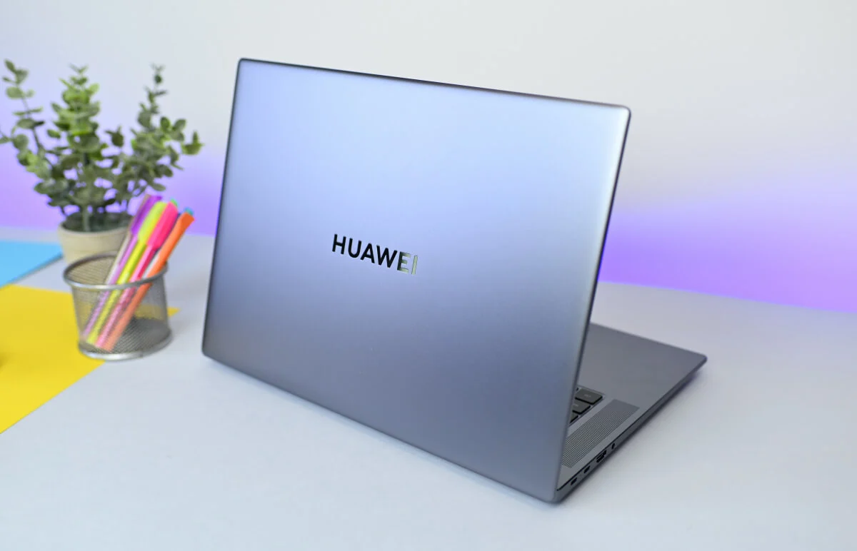 HUAWEI MateBook 16 04