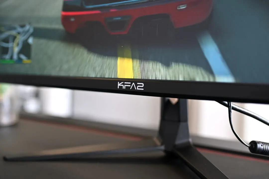 KFA2 Gaming Monitor 02