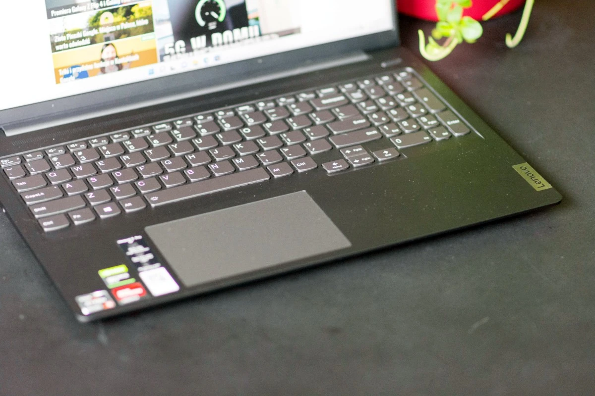 Lenovo IdeaPad 5 Pro 2