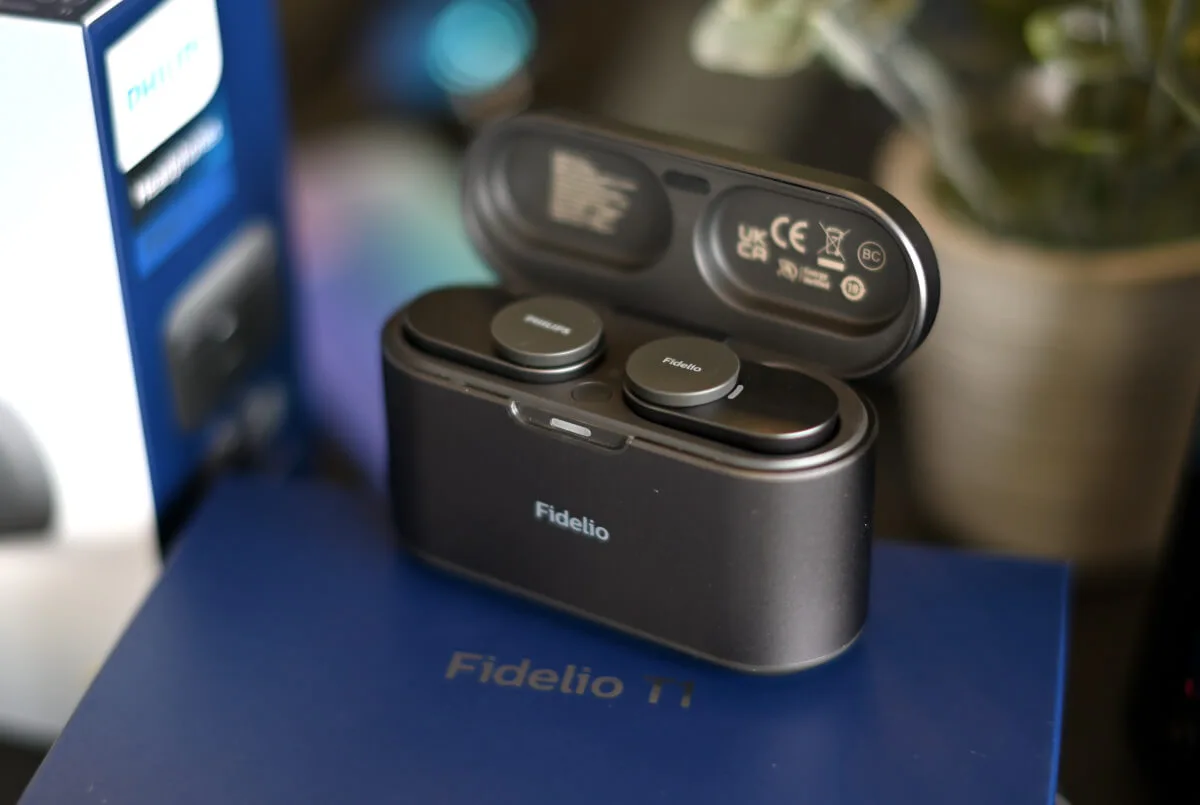 PHILIPS Fidelio T1 TWS 02