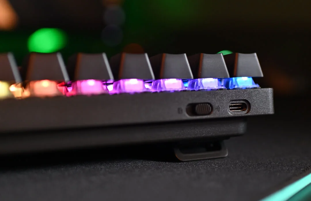 SteelSeries Apex Pro Mini Wireless 08