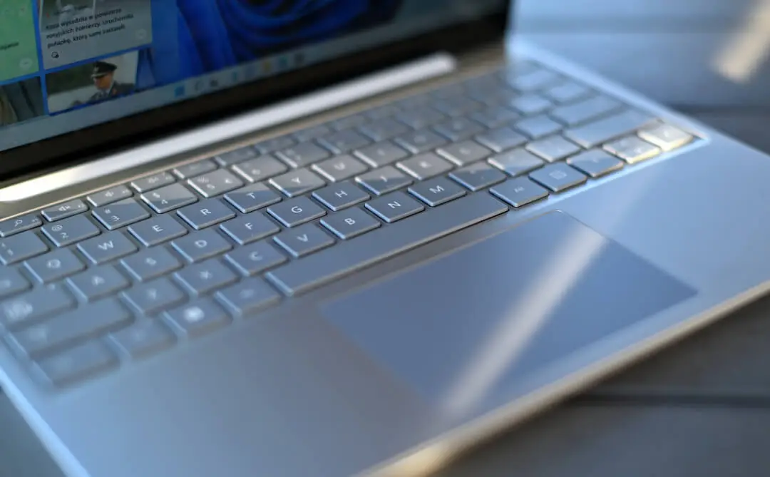 Surface Laptop Go 2 03