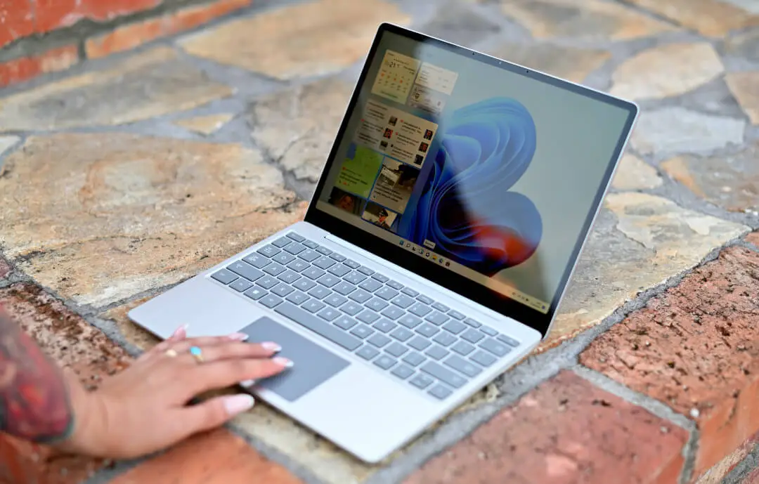 Surface Laptop Go 2 04