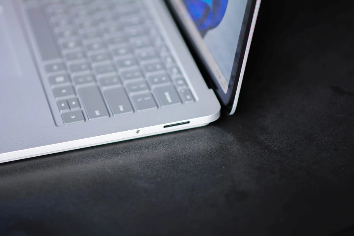 Surface Laptop Studio 18