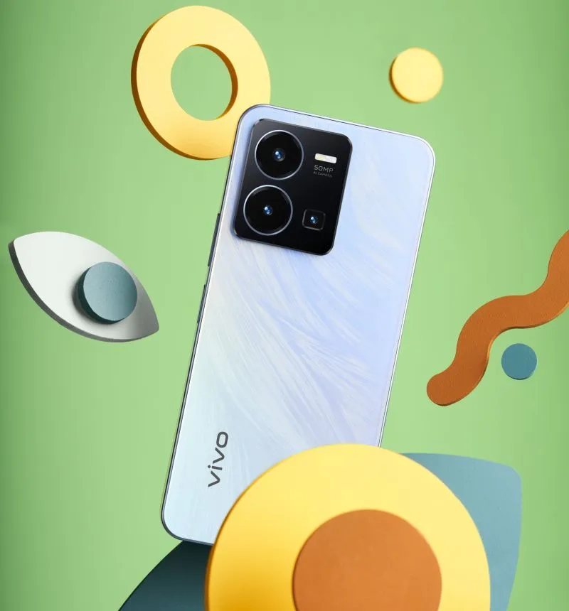 Y22s cyan Lifestyle 2