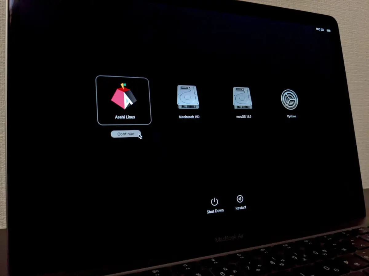 Asahi Linux także ze wsparciem dla Maców na układzie Apple M2