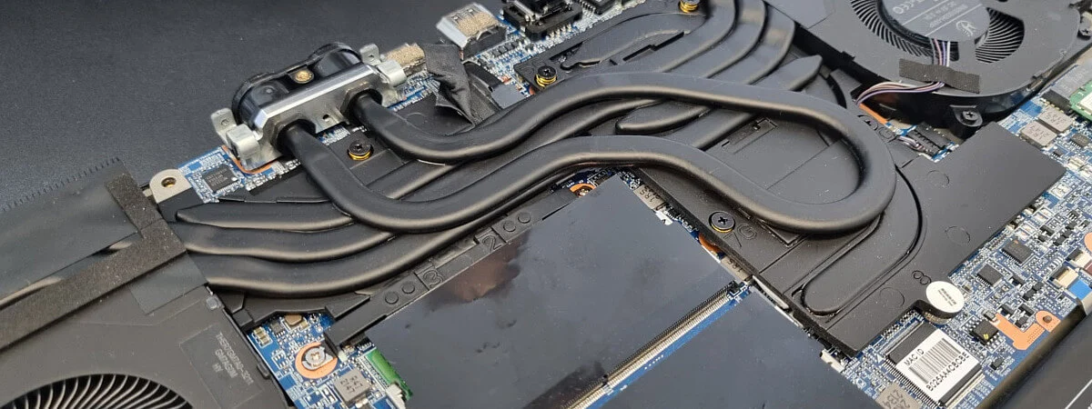 Mocarny laptop z Linuxem ma zewnętrzne chłodzenie wodne, Intel i9 i RTX 3080 Ti