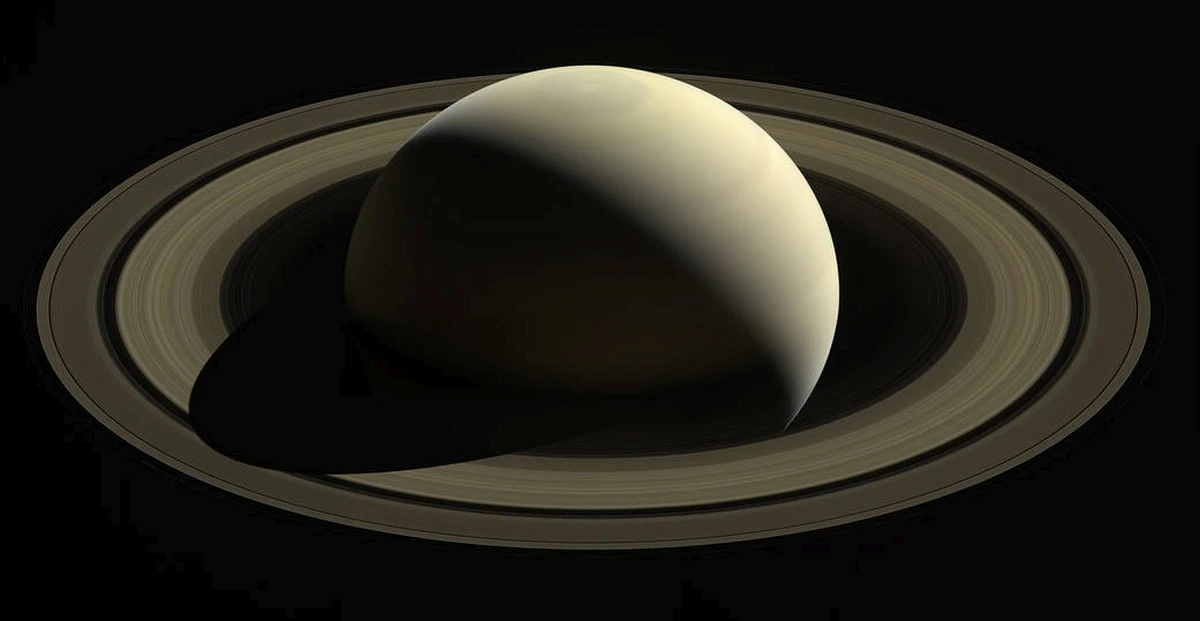 saturn-pierscienie