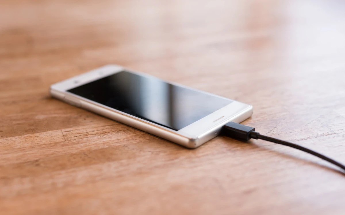 smartfon-ladowanie