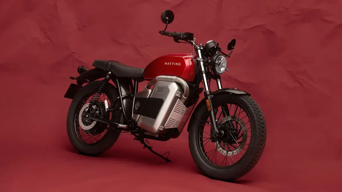 Elektryczny motocykl w klasycznym wydaniu. Mnie kupili