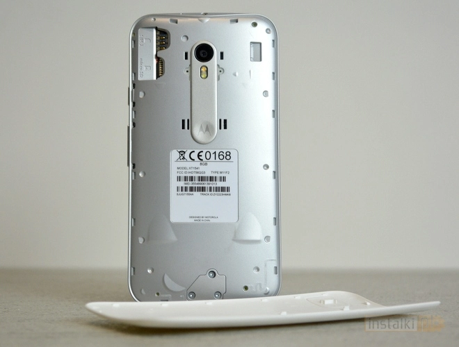 Moto G 2015 po zdjęciu klapki