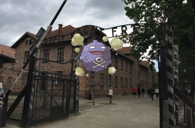 Pokemon na terenie Auschwitz-Birkenau w Oświęcimiu